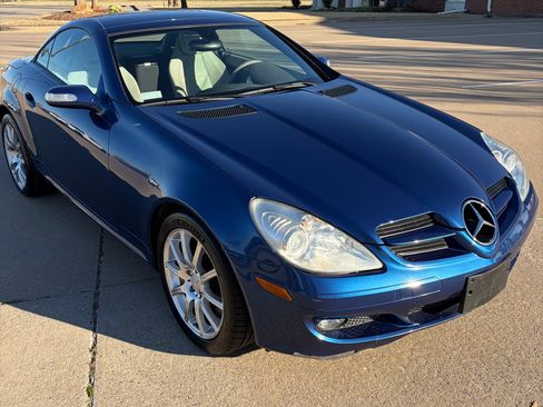 Used 2005 Mercedes-Benz SLK 350 image 5