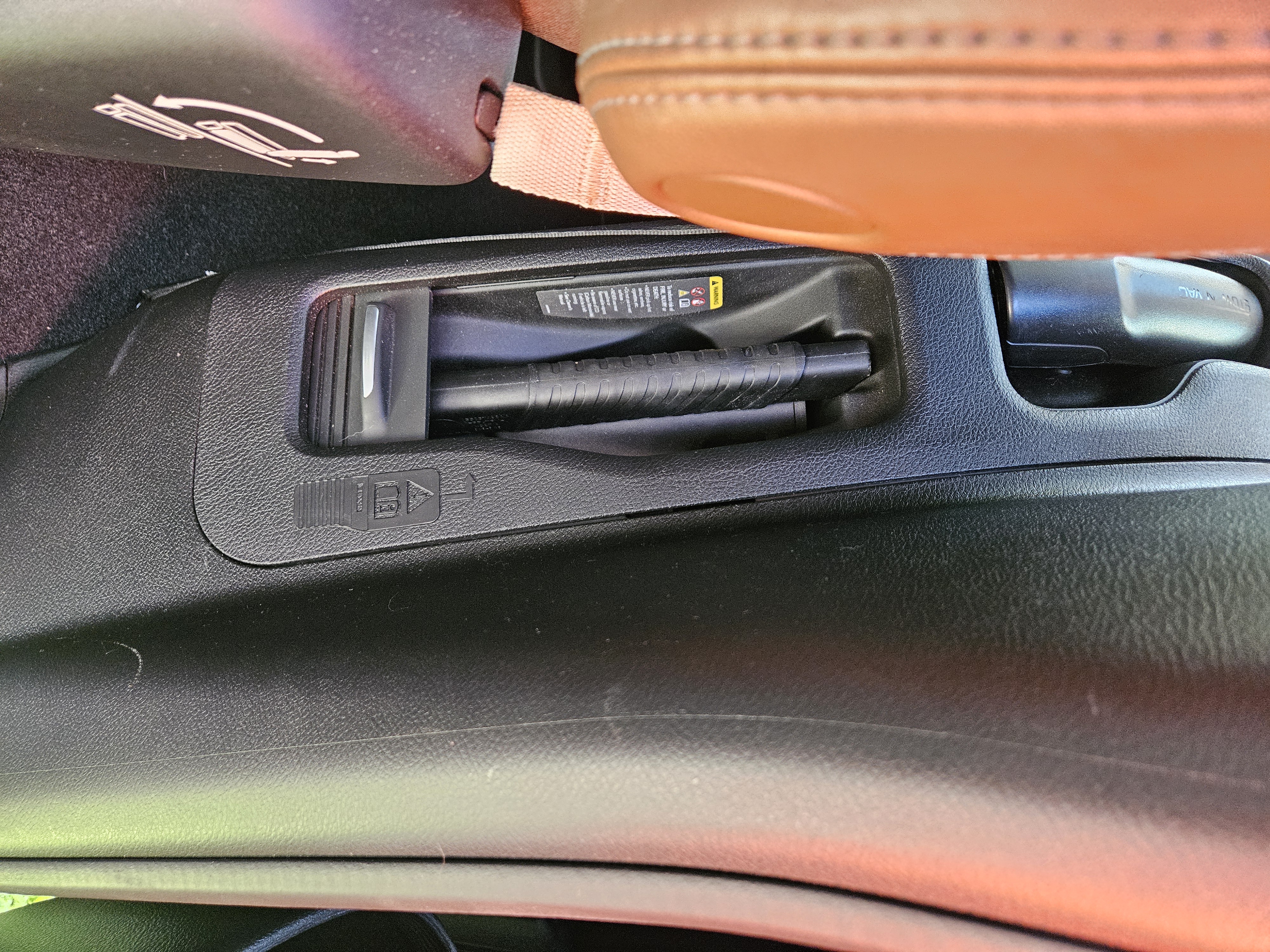 Used 2018 Chrysler Pacifica Limited w/ Advanced Safetytec Group FWD image 23