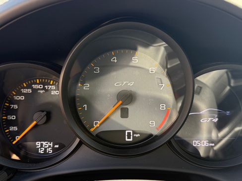 Used 2020 Porsche 718 Cayman GT4 RWD image 15