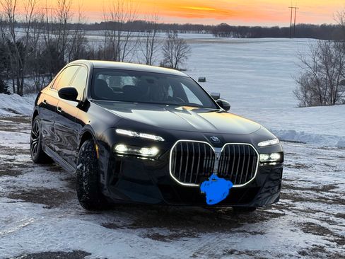 Used 2024 BMW 760i xDrive w/ Executive Package image 1