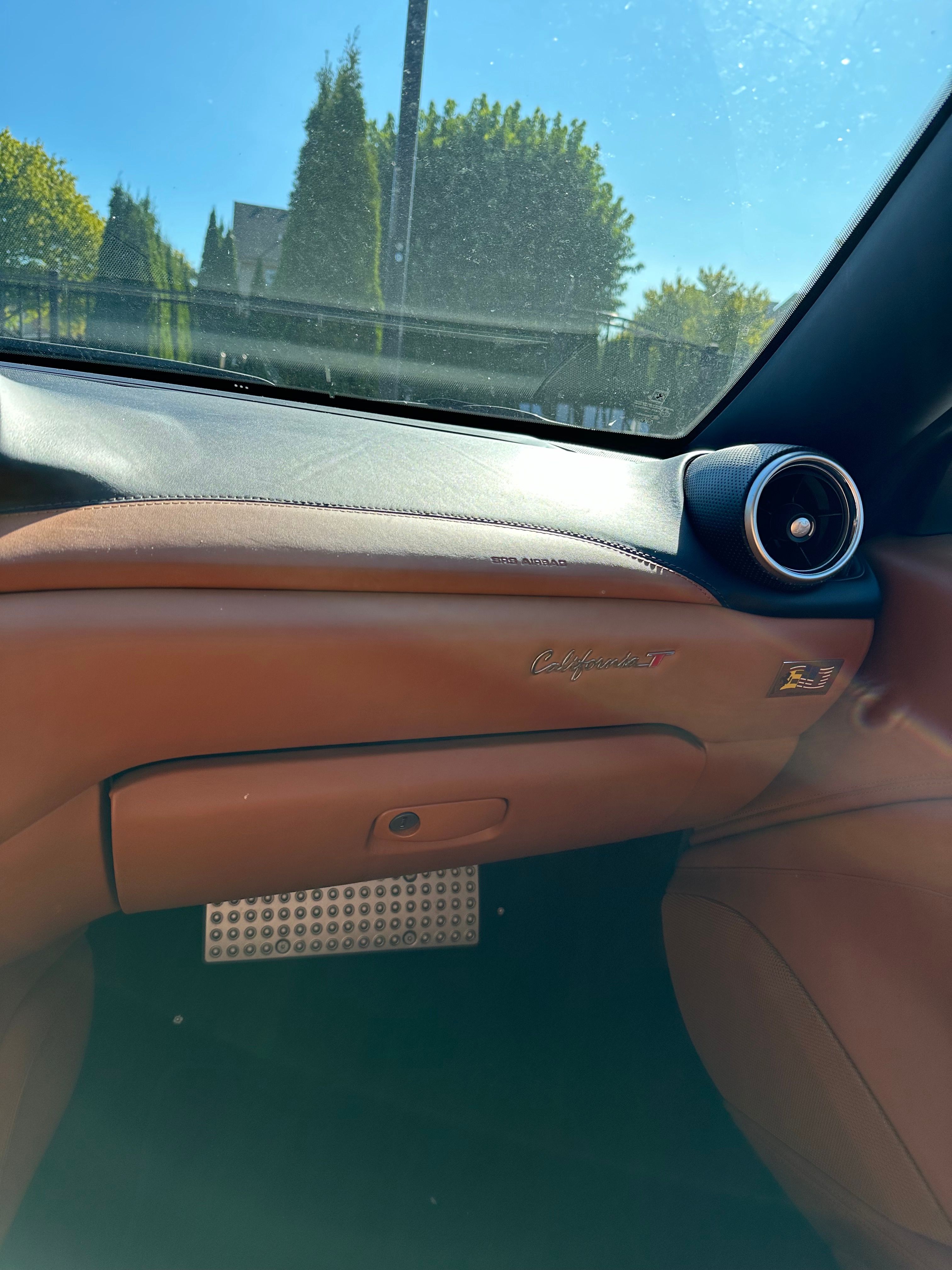 Used 2015 Ferrari California T RWD image 14