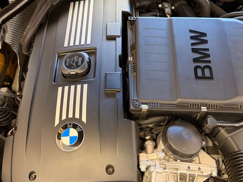 Used 2011 BMW Z4 sDrive35is RWD image 17