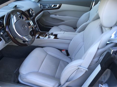 Used 2013 Mercedes-Benz SL 550 image 10