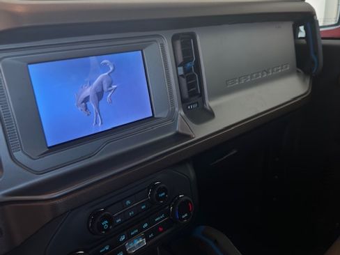 Used 2021 Ford Bronco Outer Banks image 9