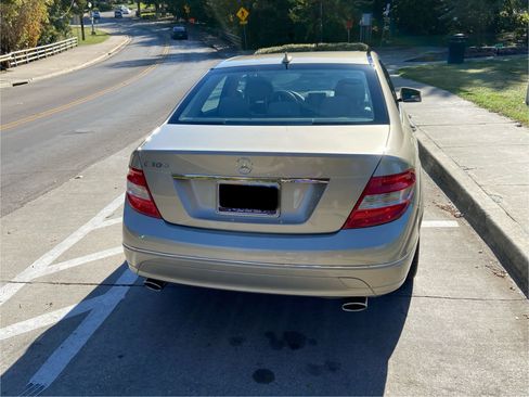 Used 2010 Mercedes-Benz C 300 Sedan image 9