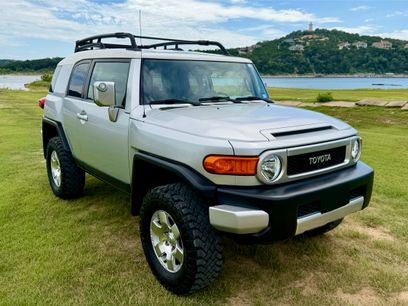 Used 2007 Toyota FJ Cruiser 4WD w/ Upgrade Pkg 2