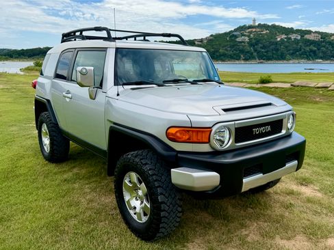 Used 2007 Toyota FJ Cruiser 4WD w/ Upgrade Pkg 2 image 1