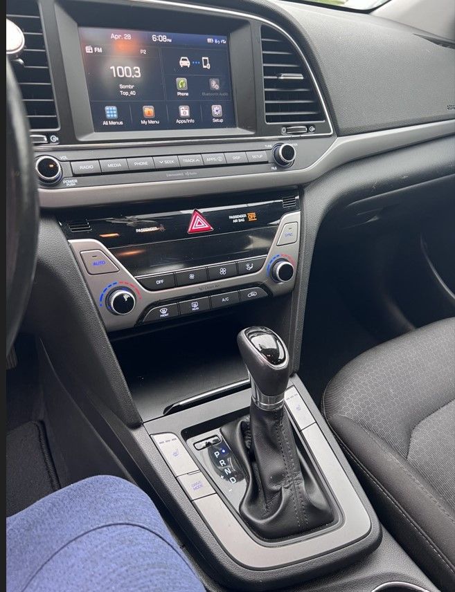 Used 2017 Hyundai Elantra Value Edition FWD image 13