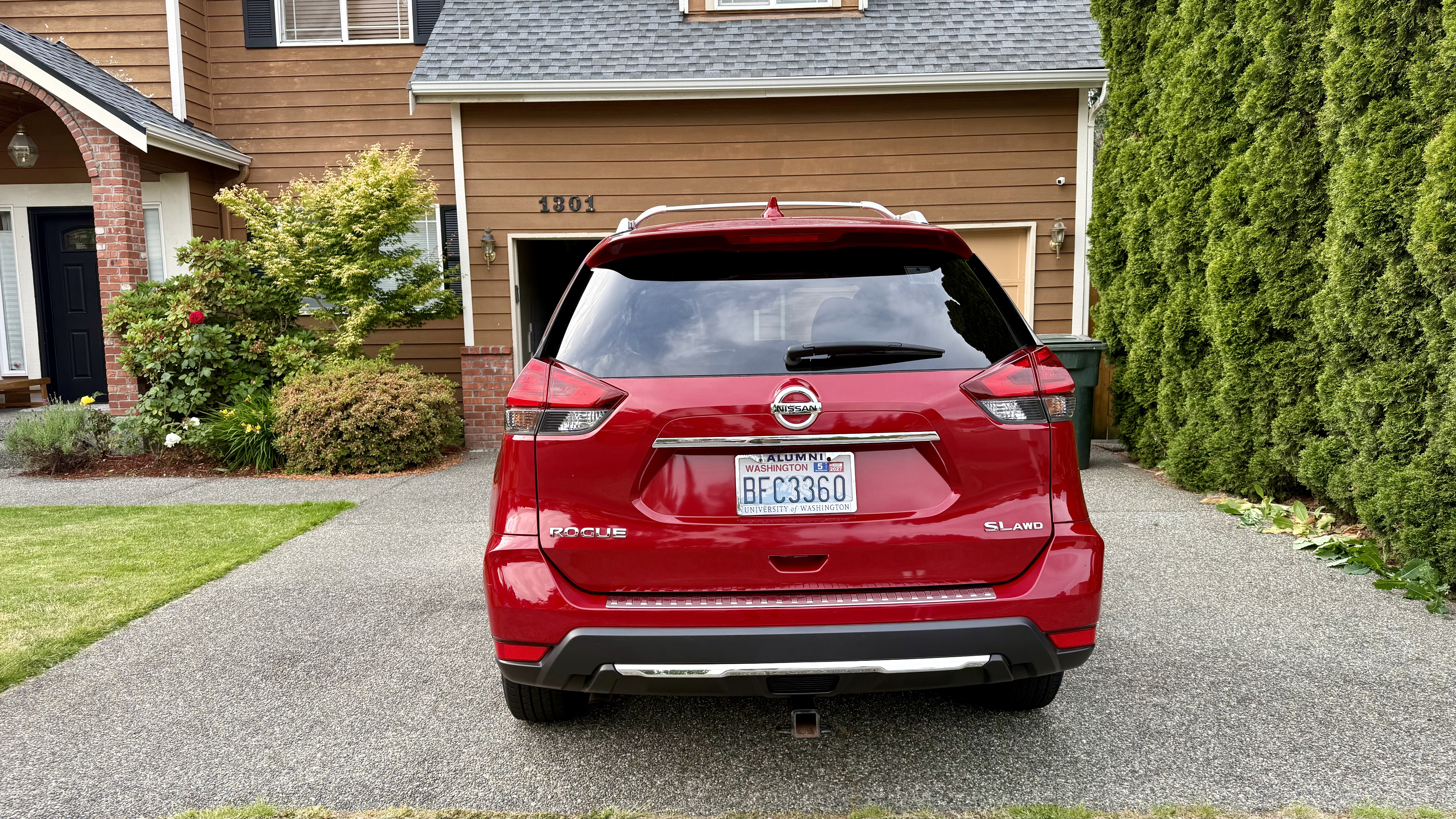Used 2017 Nissan Rogue SL w/ SL Premium Package AWD/4WD image 2