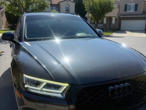 Used 2019 Audi Q5 2.0T Premium Plus w/ Premium Plus Package AWD/4WD image 4
