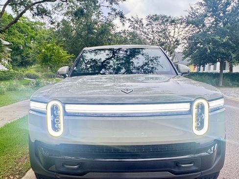 Used 2025 Rivian R1T Adventure AWD/4WD image 15