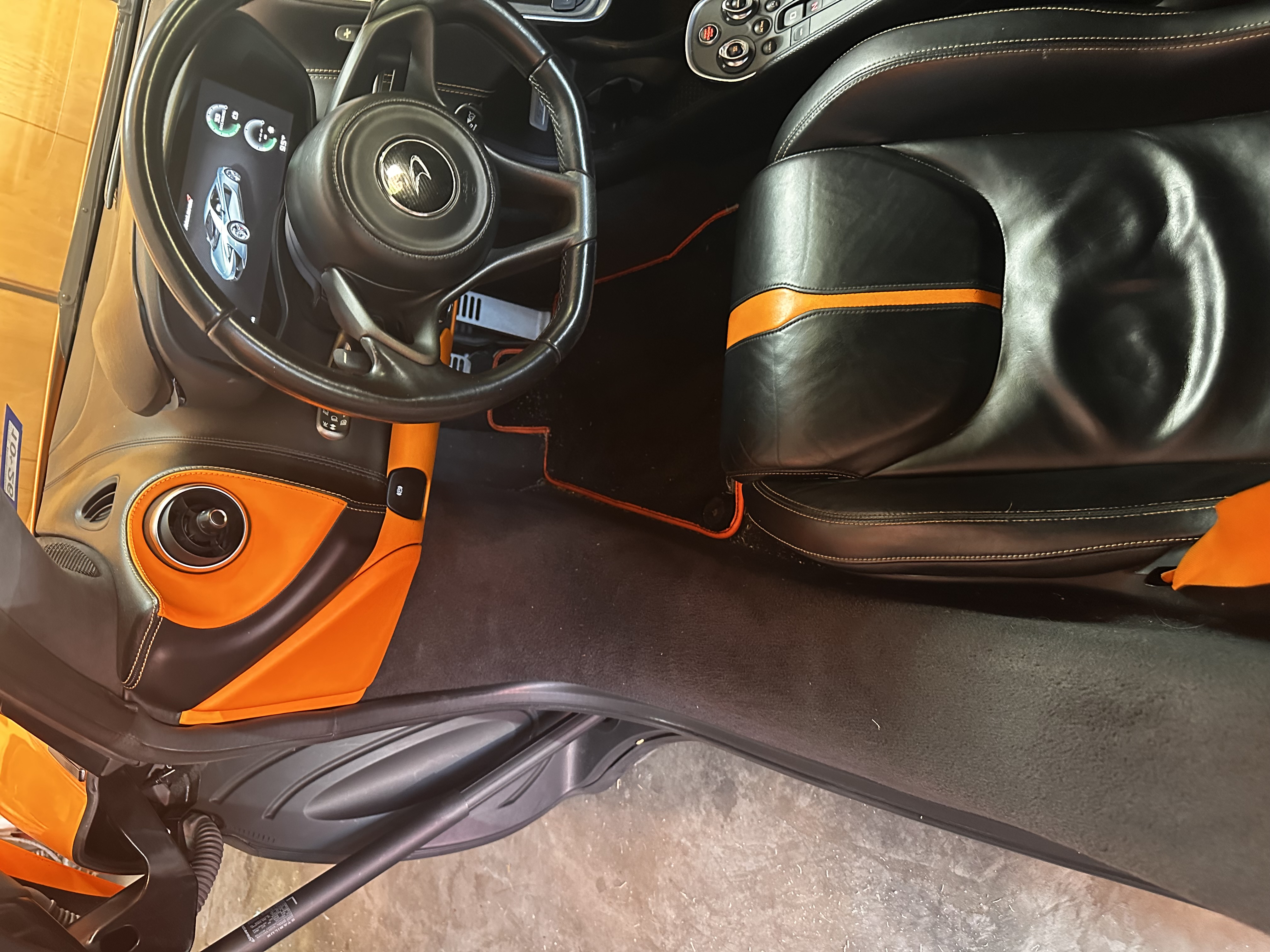 Used 2017 McLaren 570S Coupe RWD image 12