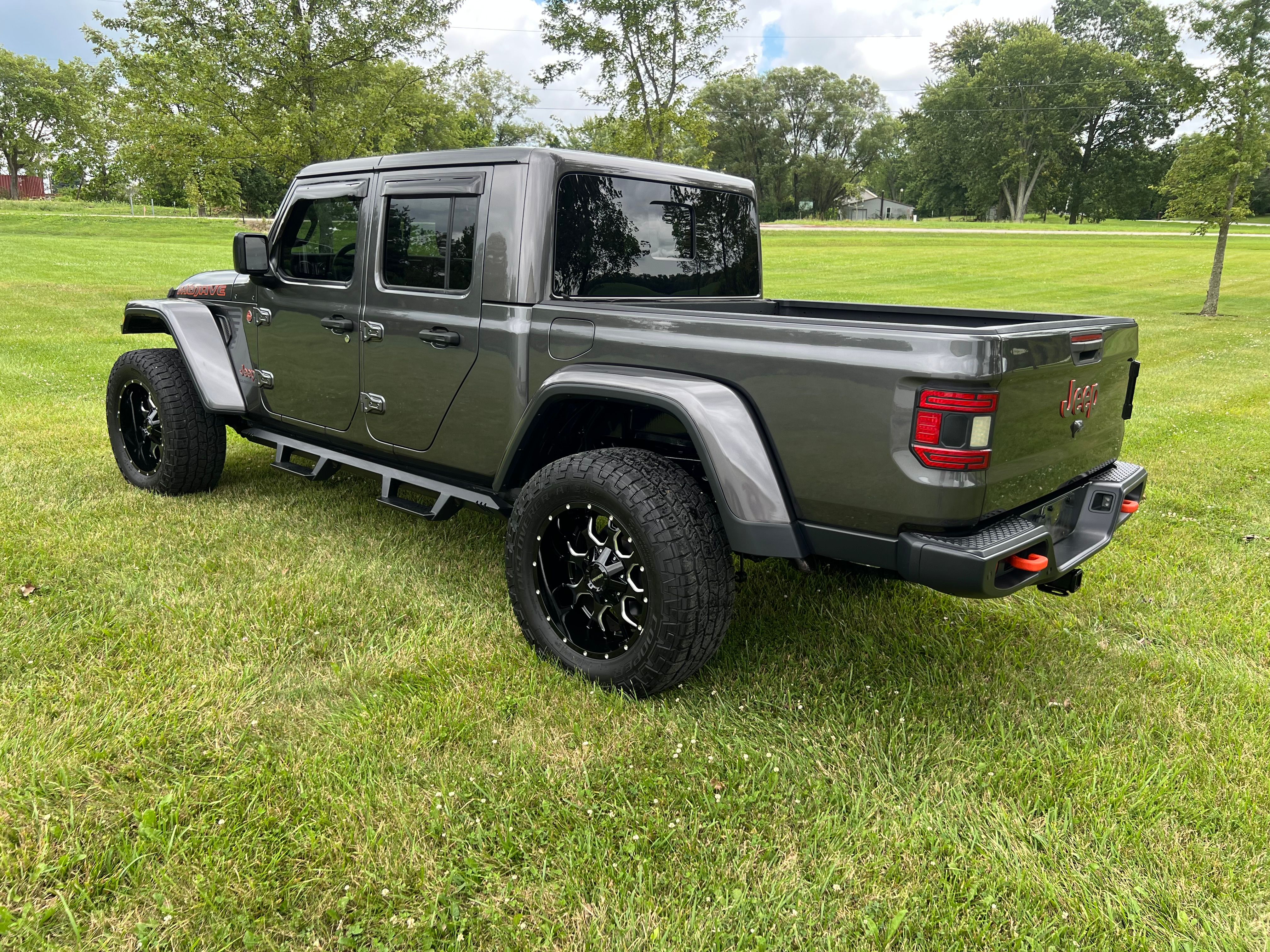 Used 2021 Jeep Gladiator Mojave AWD/4WD image 4