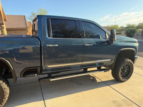 Used 2024 Chevrolet Silverado 2500 High Country w/ Technology Package AWD/4WD image 26