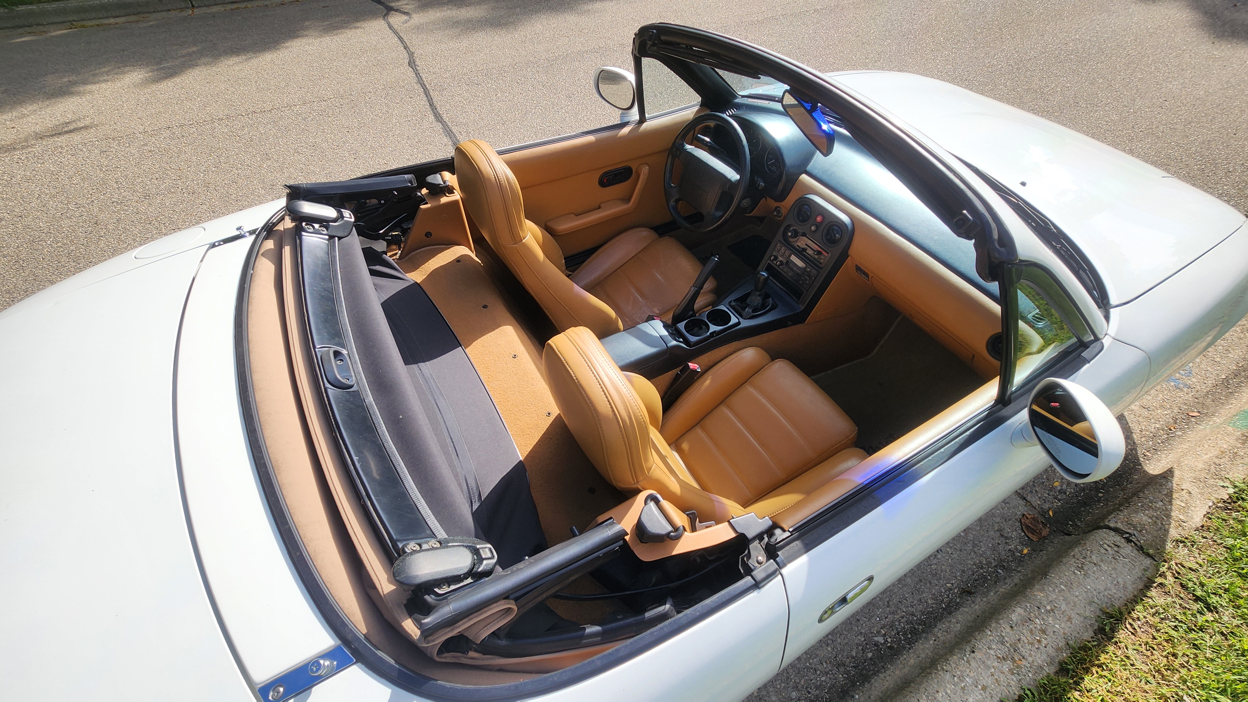 Used 1993 MAZDA MX-5 Miata RWD image 15