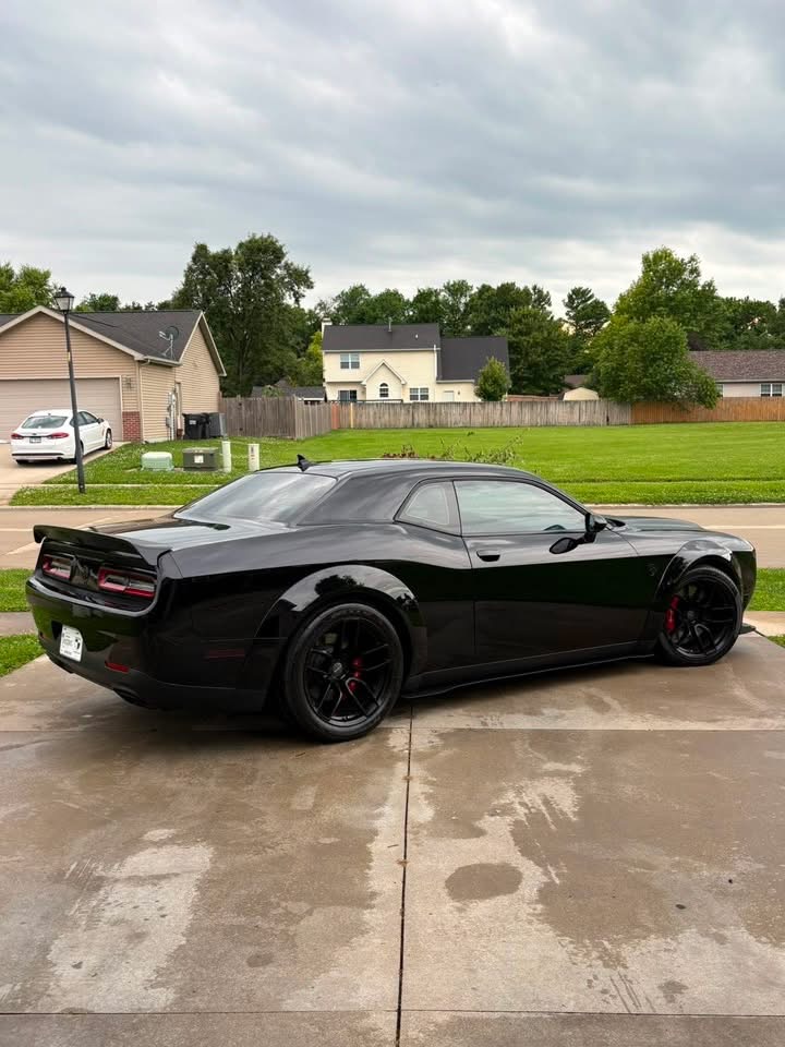 Used 2019 Dodge Challenger SRT Hellcat Redeye RWD image 5