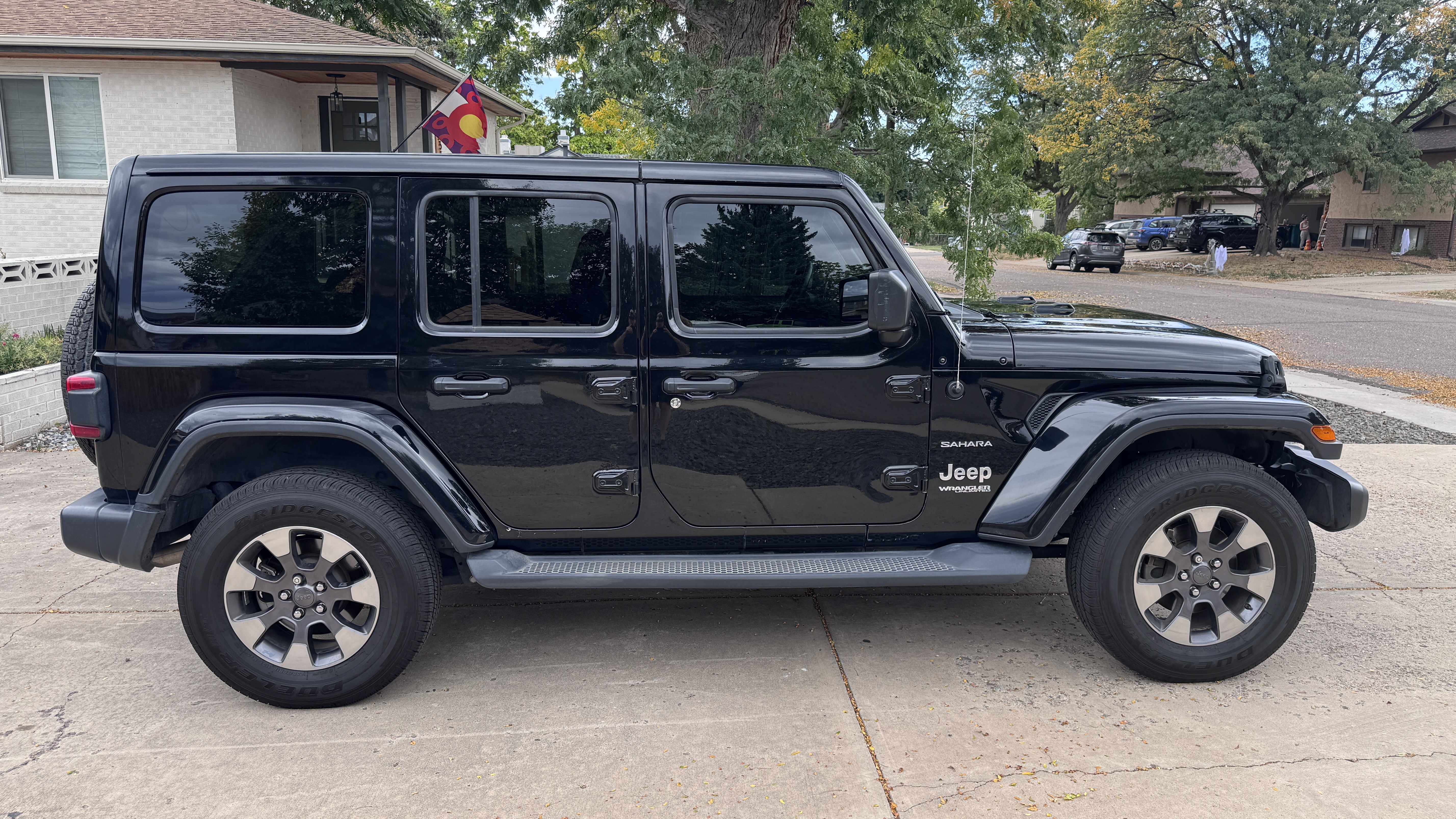Used 2018 Jeep Wrangler Unlimited Sahara AWD/4WD image 8