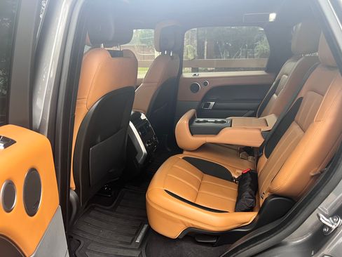 Used 2018 Land Rover Range Rover Sport Supercharged image 9