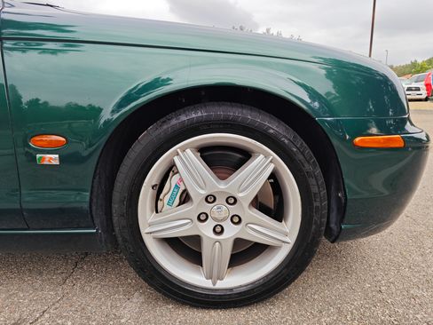 Used 2004 Jaguar S-TYPE R image 18