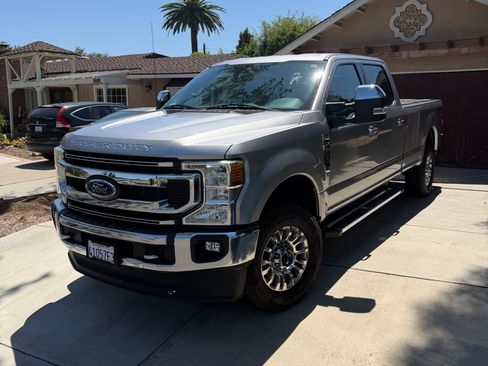 Used 2021 Ford F350 XLT w/ XLT Premium Package AWD/4WD image 2