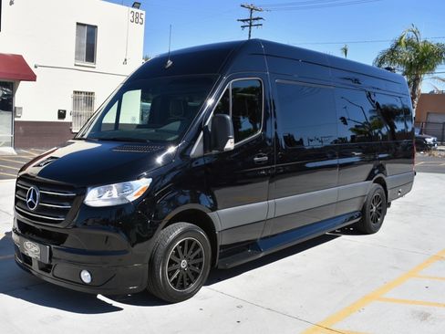 Used 2020 Mercedes-Benz Sprinter 3500 image 1