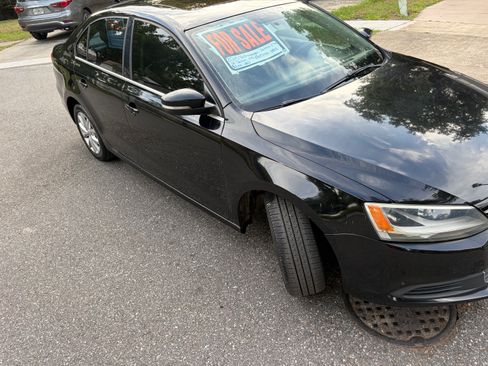 Used 2013 Volkswagen Jetta SE FWD image 2