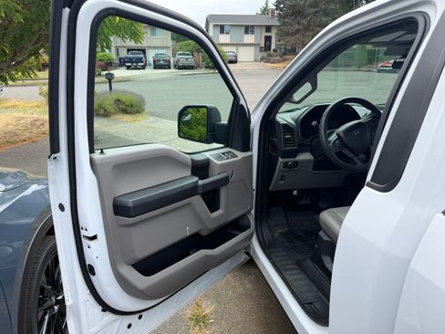 Used 2018 Ford F150 XL w/ Equipment Group 101A Mid RWD image 10