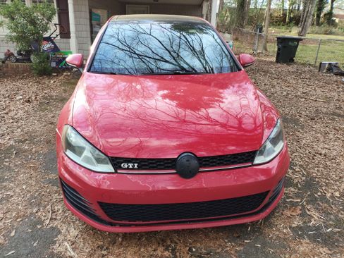 Used 2015 Volkswagen GTI SE image 1