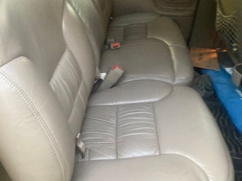 Used 1999 GMC Suburban 2WD w/ Marketing Opt Pkg 3 image 23