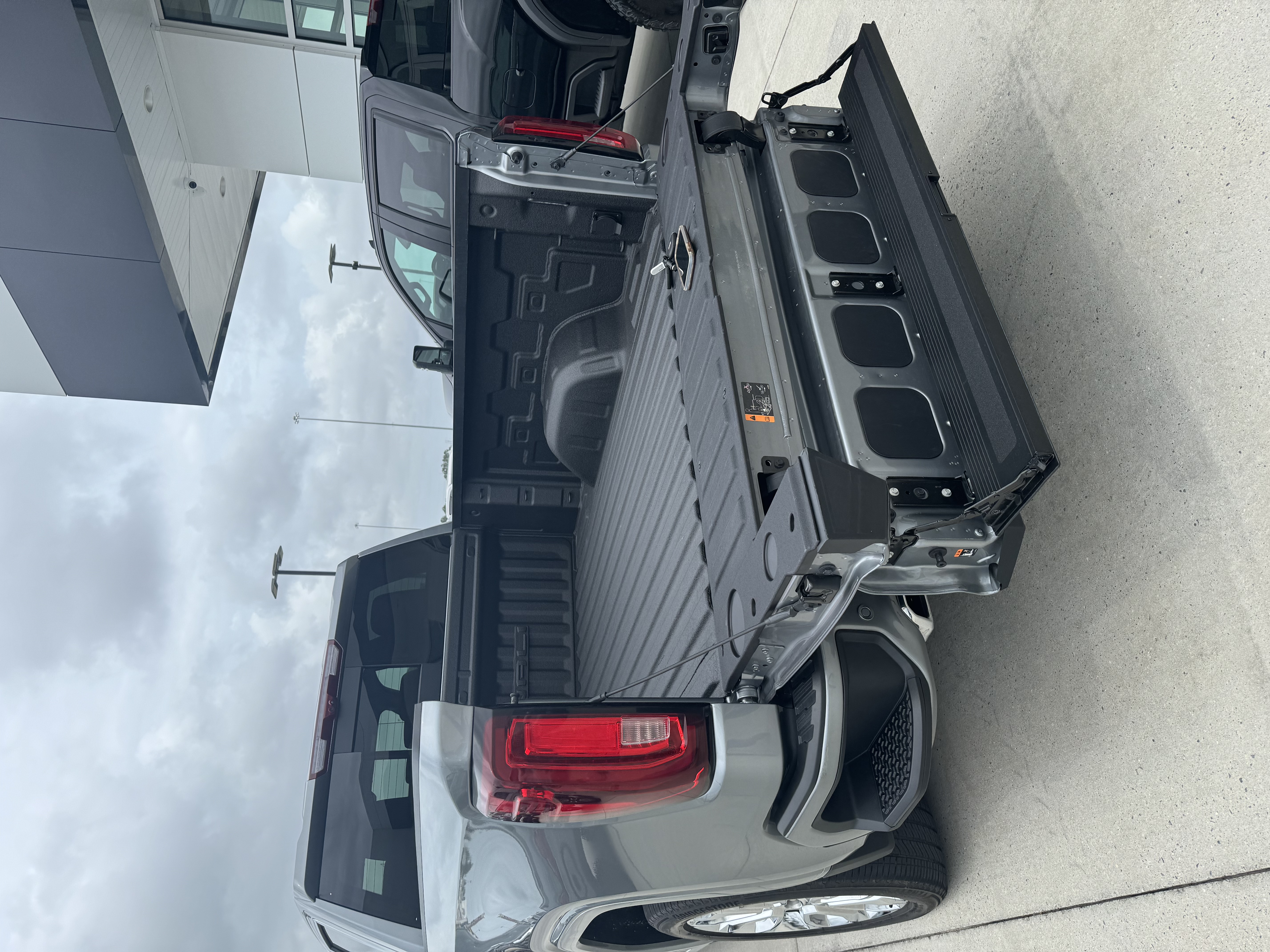 Used 2023 GMC Sierra 1500 Denali w/ Denali Reserve Package AWD/4WD image 20