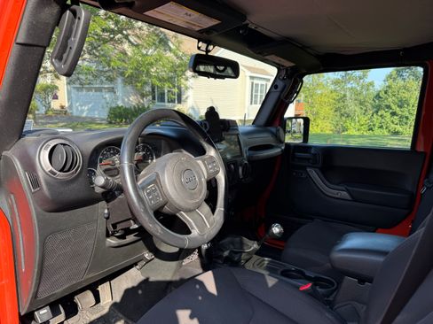 Used 2015 Jeep Wrangler Sport image 5