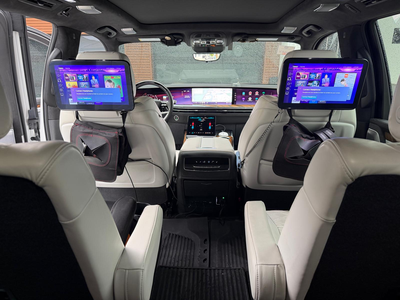 Used 2025 Cadillac Escalade ESV Sport Platinum AWD/4WD image 9