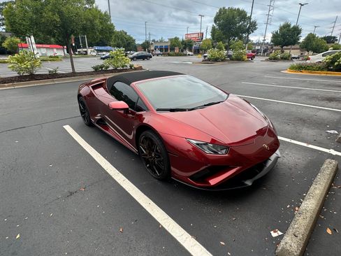 Used 2022 Lamborghini Huracan EVO image 22