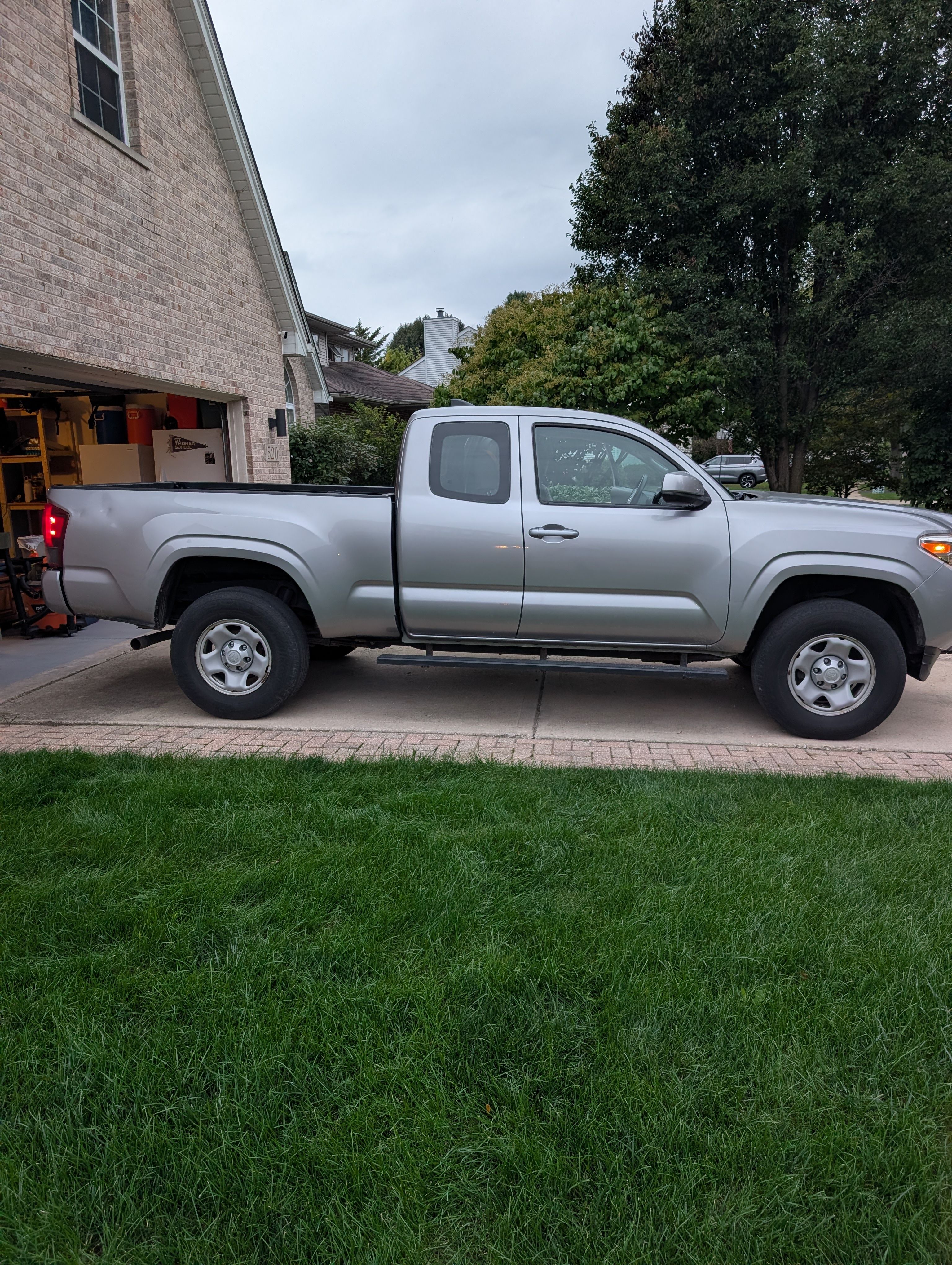 Used 2018 Toyota Tacoma SR w/ SR Convenience Package RWD image 11