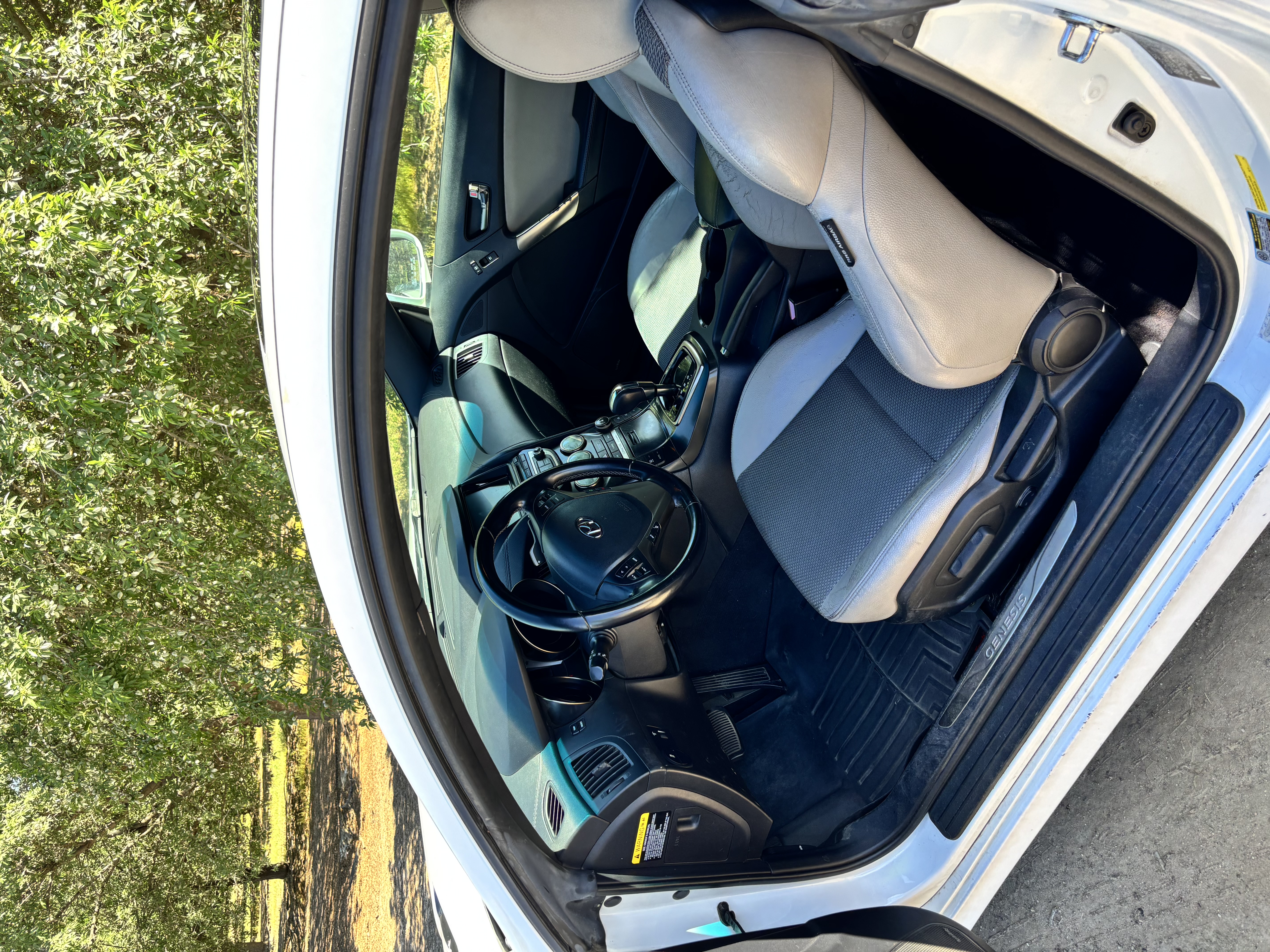 Used 2013 Hyundai Genesis 2.0T RWD image 10