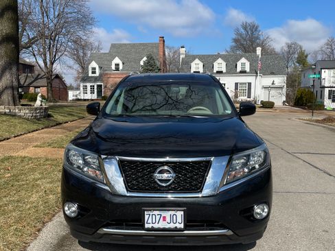 Used 2015 Nissan Pathfinder SL w/ Cargo Package image 2