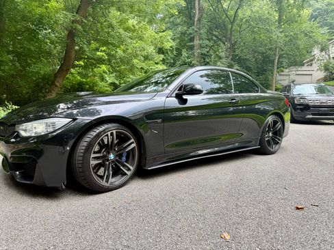 Used 2015 BMW M4 Convertible image 1