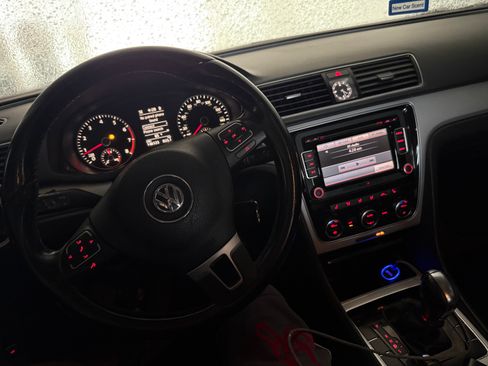 Used 2012 Volkswagen Passat 2.5 SE FWD image 22