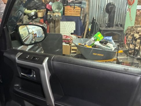 Used 2018 Toyota 4Runner Limited image 9