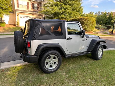 Used 2012 Jeep Wrangler Sport AWD/4WD image 4
