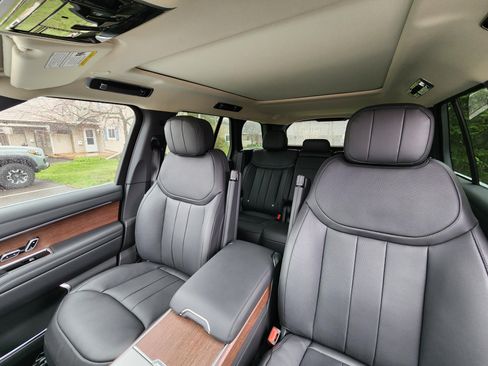 Used 2024 Land Rover Range Rover SE image 10