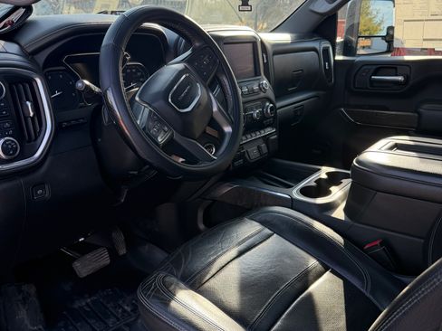 Used 2022 GMC Sierra 2500 Denali w/ Denali Ultimate Package image 5