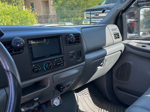 Used 2004 Ford F350 Lariat RWD image 6