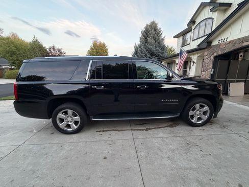Used 2017 Chevrolet Suburban Premier RWD image 5