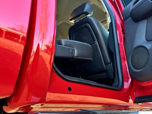 Used 2008 Chevrolet Silverado 2500 LTZ w/ Suspension Package, Off-Road image 20