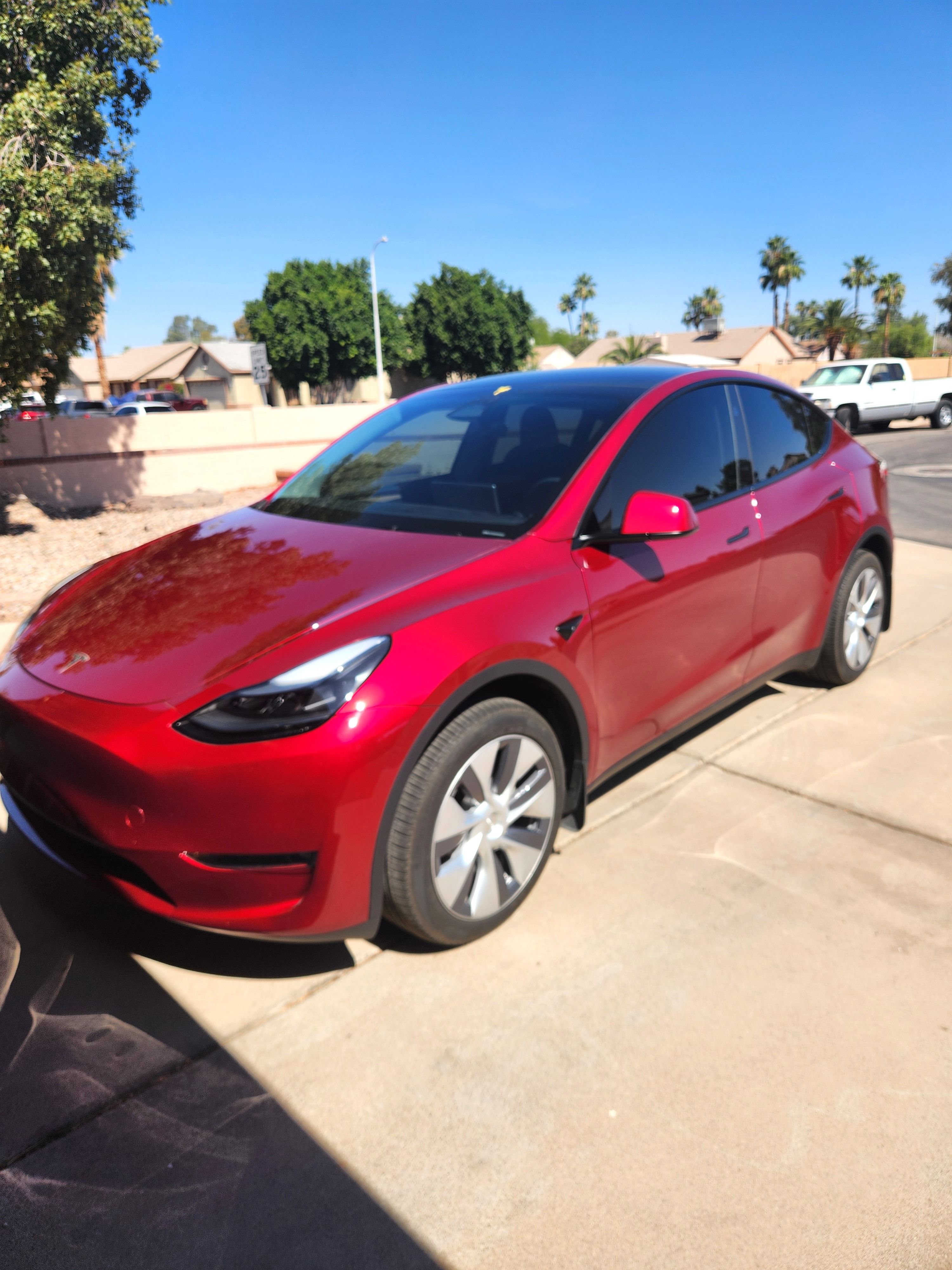 Used 2024 Tesla Model Y Long Range AWD/4WD image 1