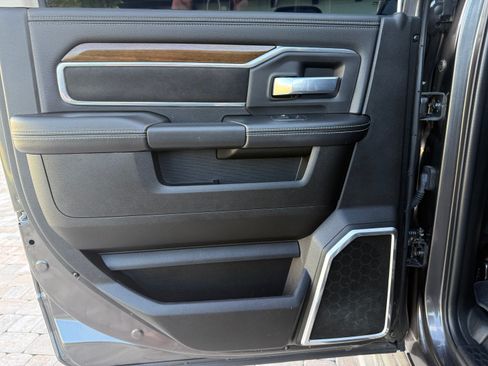 Used 2024 RAM 2500 Laramie image 15