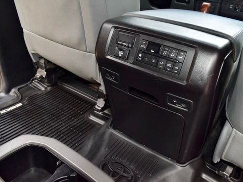 Used 2018 Toyota Sequoia Platinum image 22