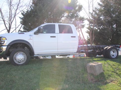 Used 2025 RAM 5500 Tradesman image 8