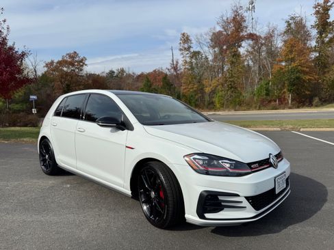 Used 2021 Volkswagen GTI SE image 6